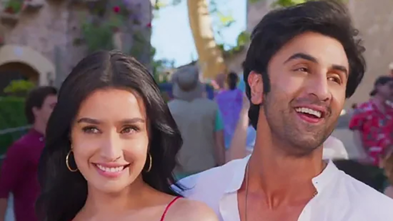 Tere Pyaar Mein teaser, Tu Jhoothi Main Makkar song: Ranbir Kapoor and Shraddha Kapoor romances in Spain