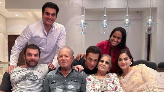 On Eid-ul-Adha 2023, Salman Khan delights fans with a precious family picture