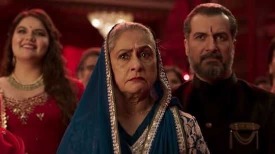 Jaya Bachchan’s stern expressions in “Dhindhora Baje Re” song from “Rocky Aur Rani Kii Prem Kahaani” take Twitter by storm