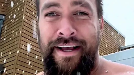 Jason Momoa marks his 44th birthday with a joyous snowy hot tub session: “Happy birthday to me!”