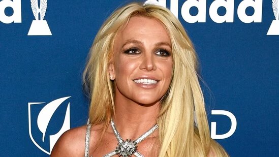 Post-divorce filing, Britney Spears socializes with ex-staff with criminal history
