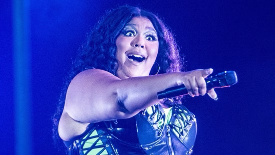 Lizzo’s current dancers praise her for breaking barriers amid a sexual harassment lawsuit