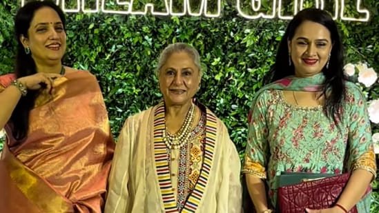 Jaya Bachchan Strikes a Pose at Hema Malini’s Birthday Party, Playfully Advises Paparazzi: “Itna direction mat dijiye”