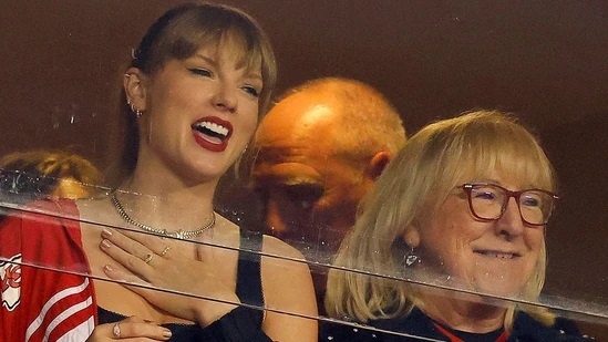 Fans Declare ‘Mama Kelce is the Best!’ as Travis Kelce’s Mom Enjoys Taylor Swift Tunes